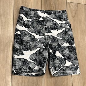 EUC Balance Collection Women’s Size M Medium Athletic Yoga Stretch Bike Shorts